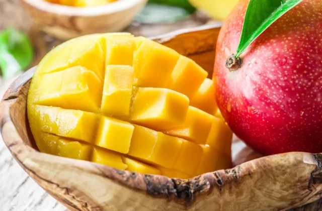 FDA alerta sobre riesgo de salmonella en mangos de Walmart: qué hacer si compraste