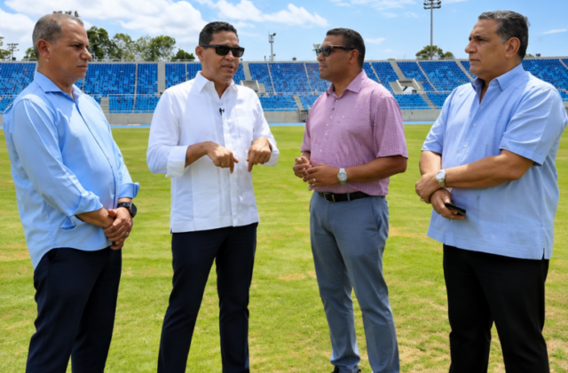 Kelvin Cruz defiende uso de instalaciones deportivas para actividades culturales y artísticas