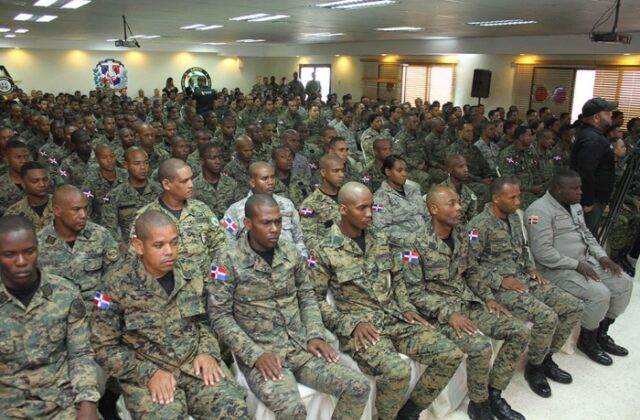 Equipar a un nuevo conscripto militar le cuesta al Estado hasta RD$139,707