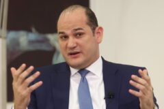 Director del INABIE admite que no exige experiencia a suplidores del almuerzo escolar