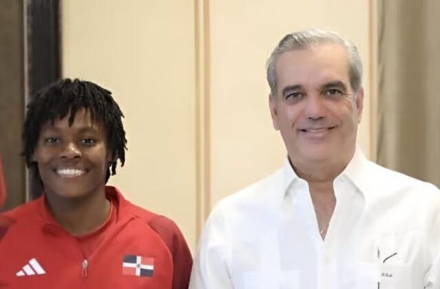 Abinader felicita a Marileidy Paulino tras conquistar los 400 metros en Budapest