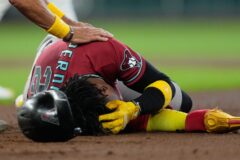 Dominicano Geraldo Perdomo abandonó partido con Diamondbacks tras línea de Ketel Marte que impactó en su casco