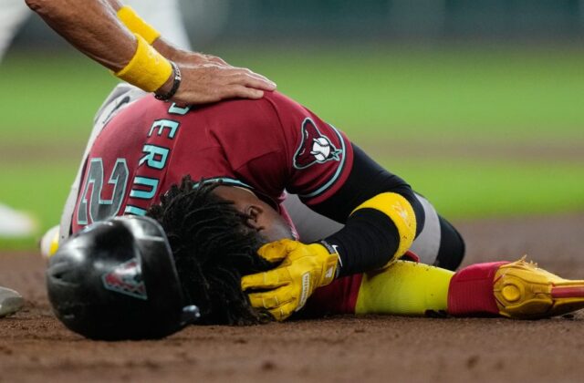 Dominicano Geraldo Perdomo abandonó partido con Diamondbacks tras línea de Ketel Marte que impactó en su casco