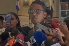 Allanan y arrestan a familiares del exempleado de Senasa, Ángel Luis Guzmán