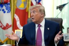 Trump impondría nuevos aranceles a Europa si Canadá se acerca a la Unión Europea