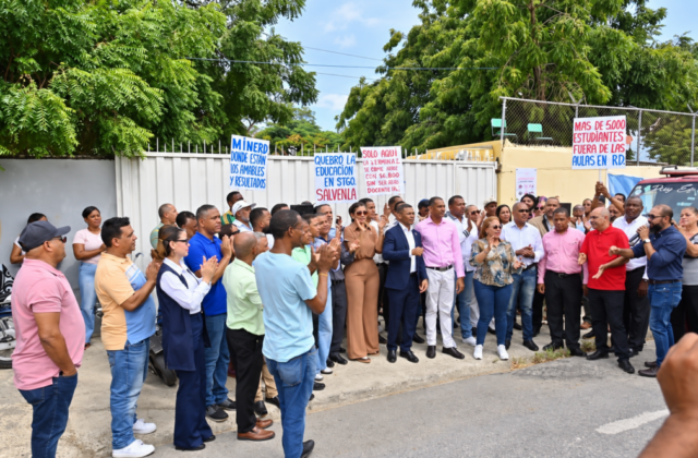 FP pide declarar a Santiago en estado de emergencia educativa ante deterioro y paralización de escuelas