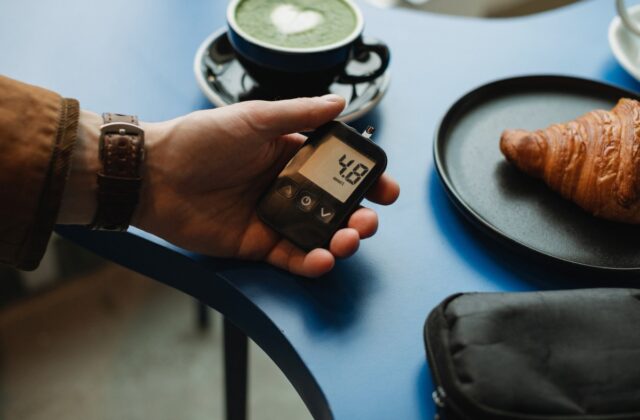 Esto es lo que le pasa a tu azúcar en sangre cuando bebes café (la ciencia responde)