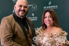 Leo Suberví recibe galardón en Premios Lawa celebrados en Ecuador