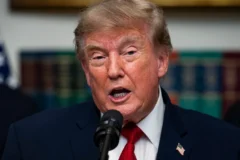 Trump confirma que sus enviados viajan a Rusia y Ucrania para reavivar las negociaciones