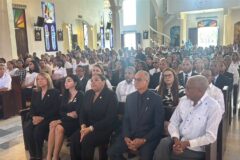 Yeni Berenice acompaña a familiares del magistrado Juan Gil Lazala durante sus honras fúnebres