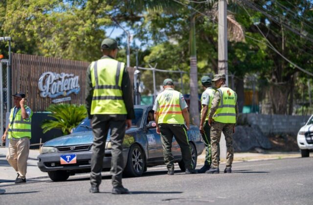 INTRANT y DIGESETT fiscalizan conductores de concho en Santiago