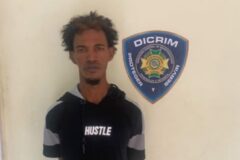 Buscan a “Hansel Boca Negra” tras herir a dos policías en Sabana Perdida