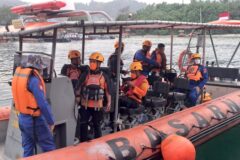 Indonesia busca a ocho desaparecidos que viajaban en lancha al volcán Anak Krakatoa