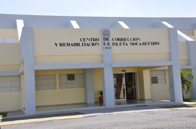 Fallece un preso de la prisión de La Isleta (Moca) tras una riña entre varios convictos