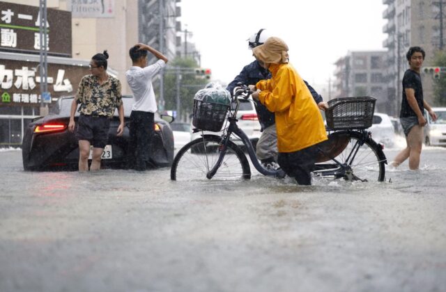 Un muerto y 41 heridos por deslizamientos de tierra y fuertes lluvias en Japón