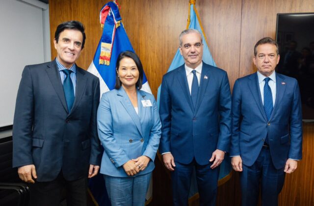 Abinader se reúne con Fujimori y plantea llevar a nuevos niveles las relaciones entre RD y Perú