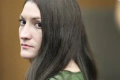 #Mundo:El abogado de Lindsey Clancy revela que un solo miembro del jurado evitó que fuera declarada no culpable de matar a sus 3 hijos...