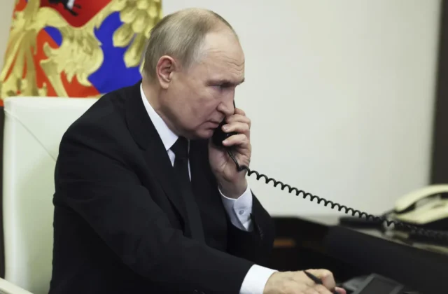 #Mundo:Putin ordena suspender tres días los ataques a Kiev tras la llegada de los emisarios de EEUU #FVDigital