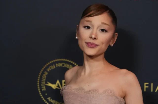 Ariana Grande alcanzó los $100 millones de dólares con su última gira