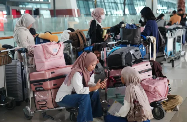 #Mundo:La “desesperación” de los españoles para salir de Indonesia tras la erupción del volcán: “Nadie sabía cuándo íbamos a poder viajar” #FVDigital