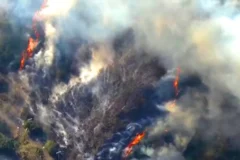 Incendio se propaga cerca del Getty Center y la autopista 405 y causa congestión vehicular