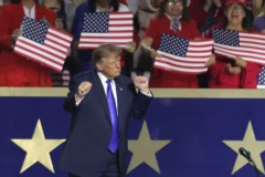 #Mundo:El Supremo de EEUU frena por ahora el intento de Trump de restringir el voto por correo en las elecciones de medio mandato #FVDigital
