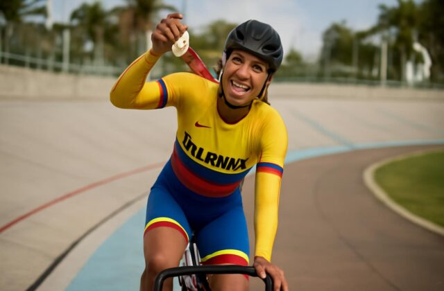 Stephany Guadalupe, de Colombia, gana oro en prueba de velocidad de ciclismo