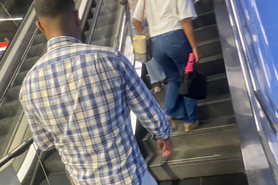 Falta de mantenimiento en las estaciones del Metro genera quejas entre los pasajeros