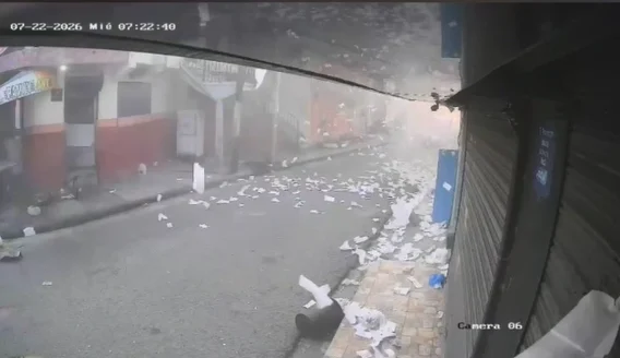 Reportan varios heridos tras explosión en negocio de comida en Los Guaricanos