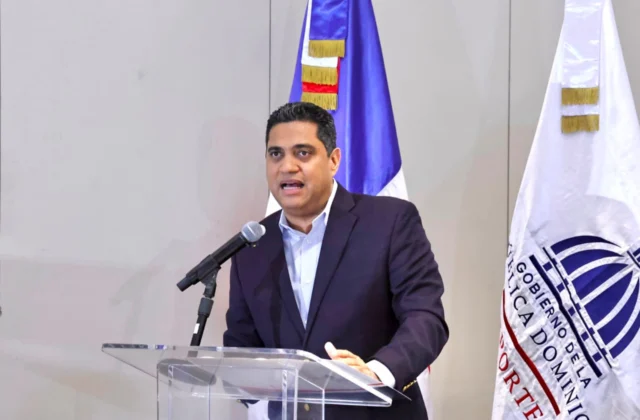 Kelvin Cruz niega que falta de apoyo del Gobierno impida viaje a Serie del Caribe Kids
