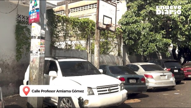 Parqueos en calles y aceras: un obstáculo para peatones y el tránsito en SD