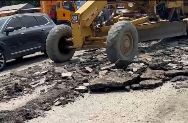 Gobierno inicia reparación de avenida principal de Hato Nuevo tras reclamos comunitarios