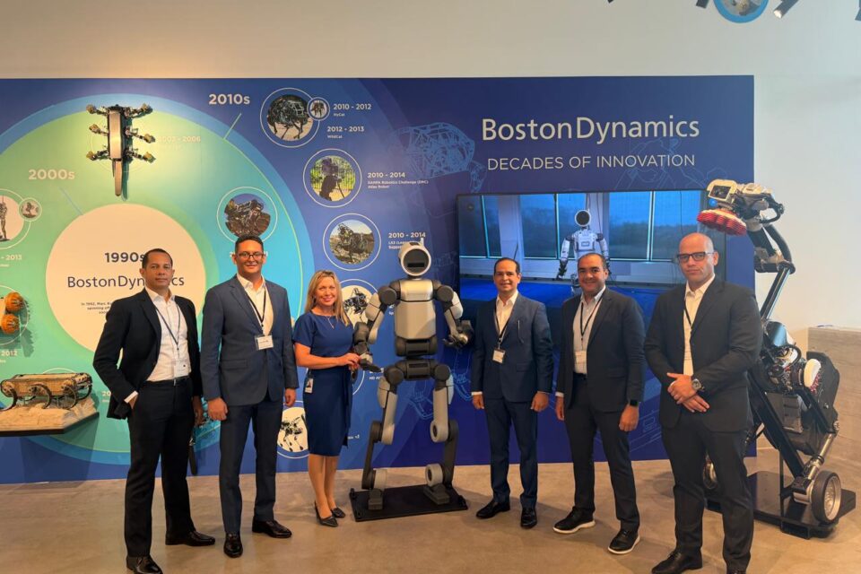 Sistema 911 y Boston Dynamics impulsan el uso de robótica para atender emergencias en RD