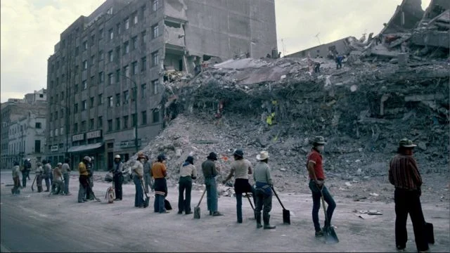El terremoto deja expuestos en cementerios restos que pueden ser del conflicto colombiano
