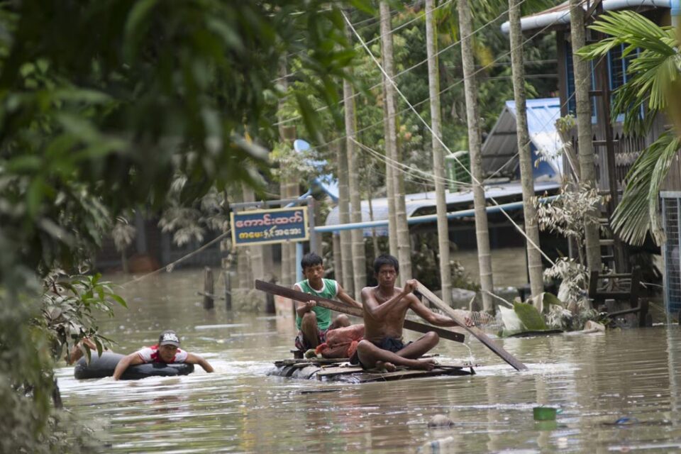 23 muertos y 452,000 afectados por inundaciones en Birmania