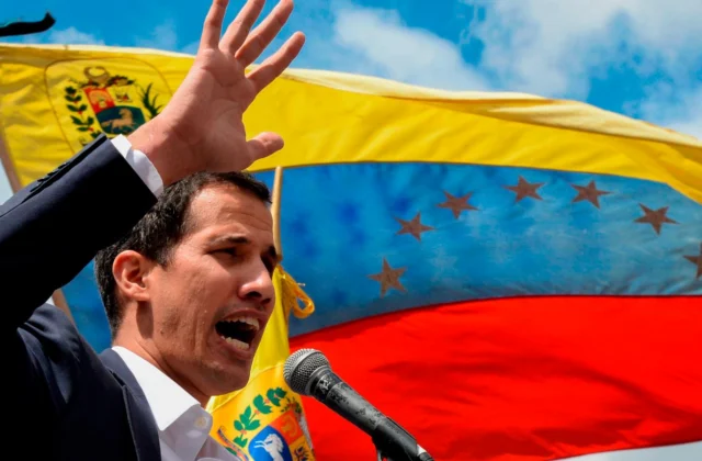 Gobierno y oposición en Venezuela pactan una reforma judicial para recuperar oro retenido en Londres