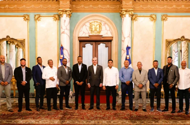 Ministro de Defensa despide equipo dominicano que representará al país en Fuerza Comando Paraguay 2026 - Presidencia de la República Dominicana