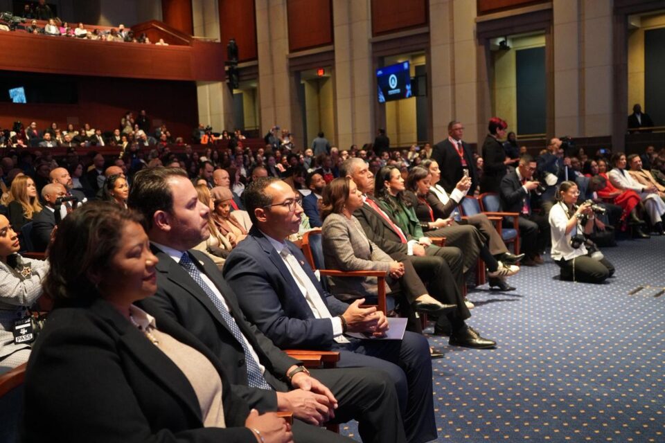 Consulado RD en NY, el zafacón de los partidos (OPINION) - AlMomento.net