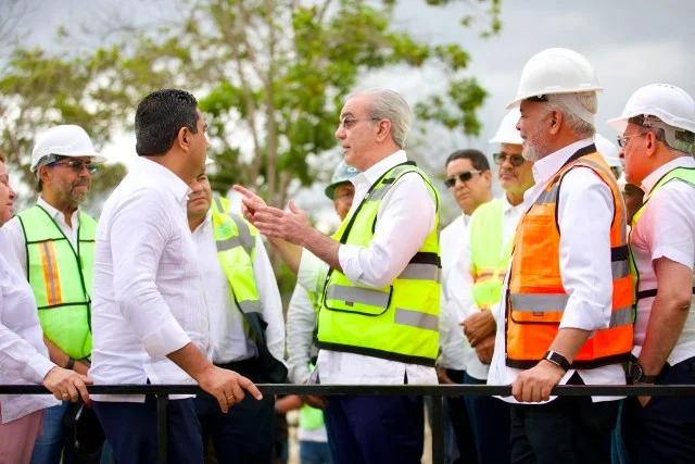 Presidente Abinader supervisa avances en la presa de Guaigüí, La Vega