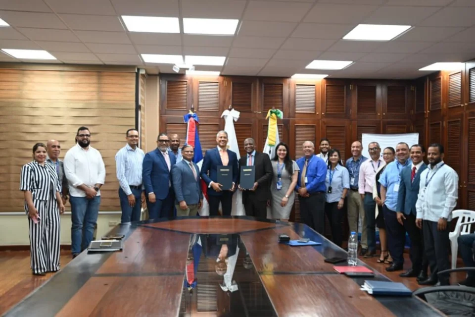 Coraasan e INAP firman acuerdo para elevar preparación de sus colaboradores