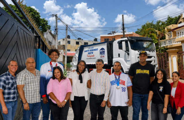 Alcaldía de SDO recibe a medallistas de los recientes Juegos Centroamericanos y del Caribe 2026