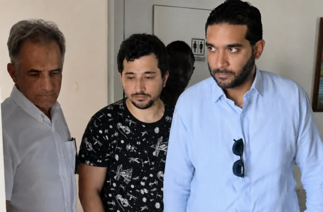 Familiares de Jean Andrés Pumarol lo entregan voluntariamente a las autoridades tras decisión judicial