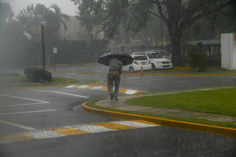 Persistirán las lluvias este miércoles por efectos de Onda tropical y vaguada 