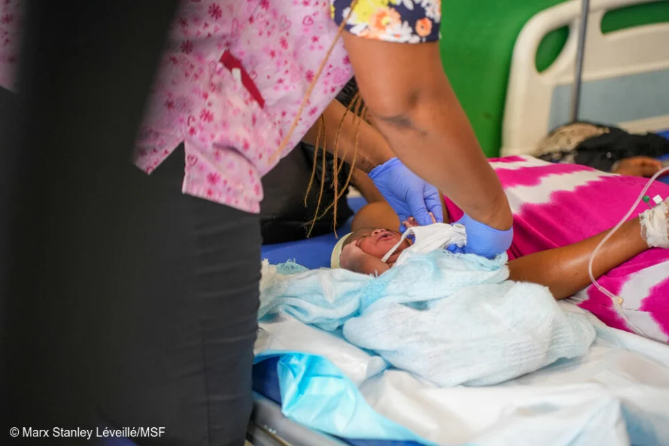 MSF suspende de nuevo su atención en maternidad de Puerto Príncipe por violencia armada