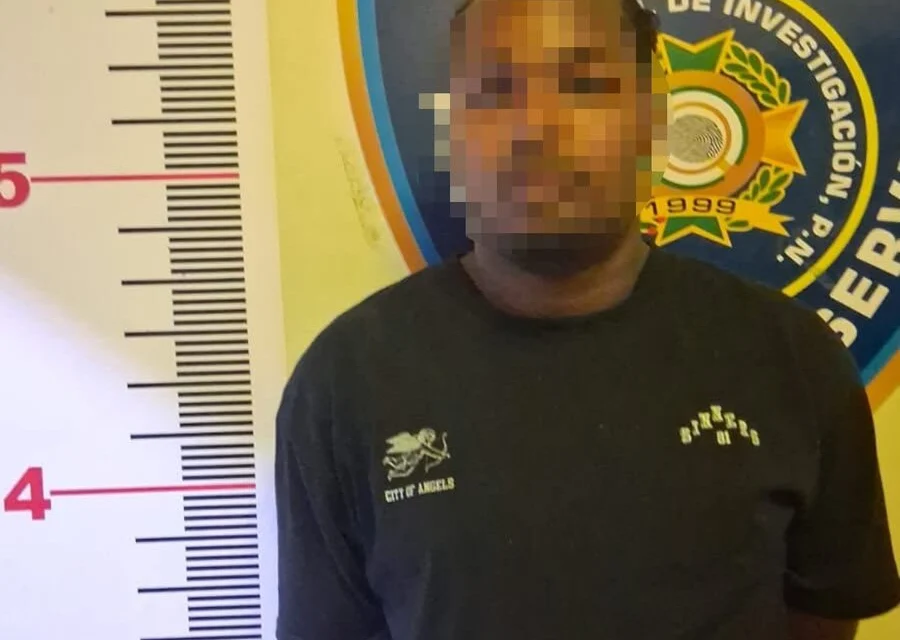 PN apresa varias personas, ocupa vehículo robado, cigarrillos, presuntas drogas y máquinas de azar