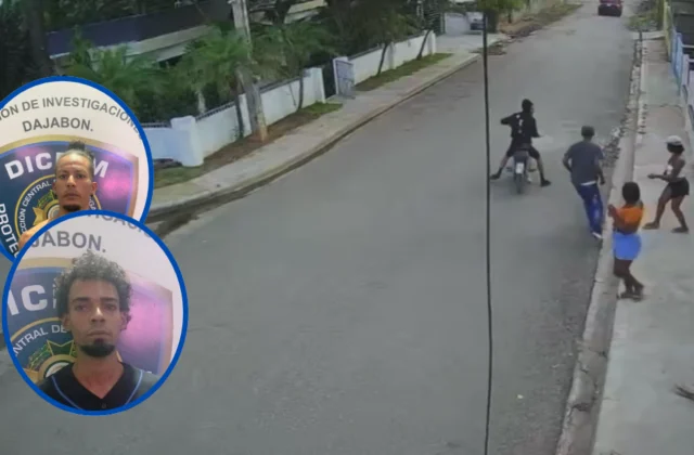Policía arresta a dos sospechosos de arrebatar celular a mujeres en Santiago Rodríguez