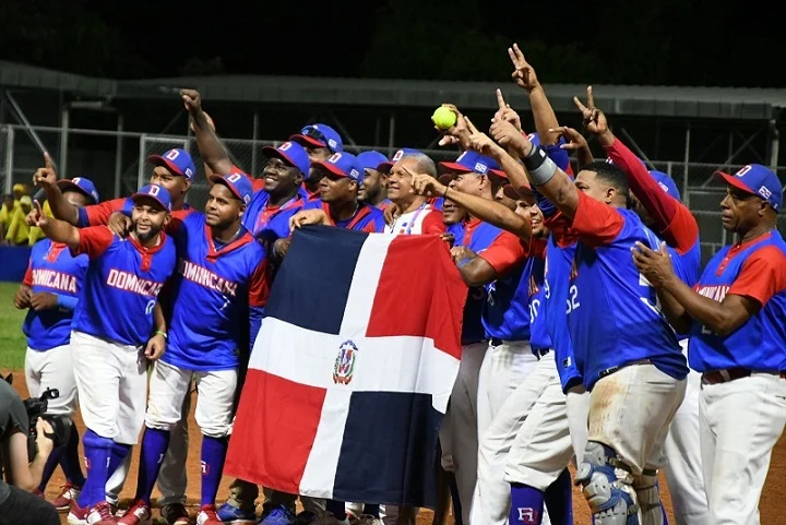 Elías Valerio se viste de héroe y lleva a RD al oro en el softbol de los Centroamericanos y del Caribe