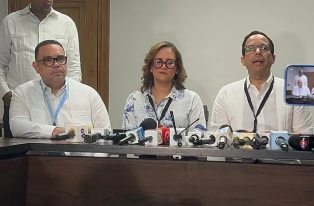 Nueva directiva del PRM pasa de dos a cuatro años en la posición