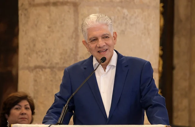 Gobierno anuncia plan para conectar Montecristi y Punta Cana sin un solo semáforo