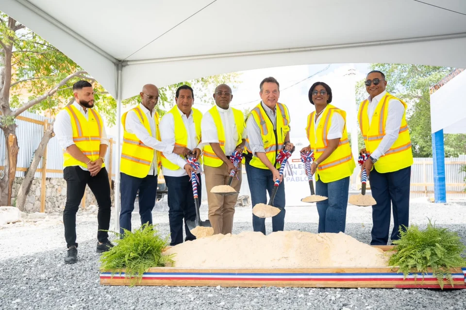 MIVHED inicia construcción de iglesia San Juan Pablo II en Bávaro